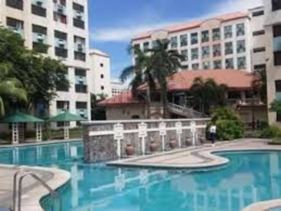Shallow pool and adult pool are connected