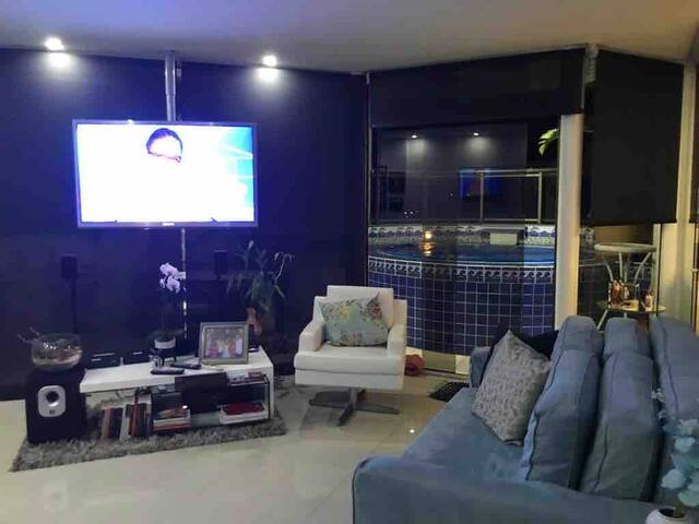 Cobertura duplex com piscina, hidro e sauna. gallery image 3