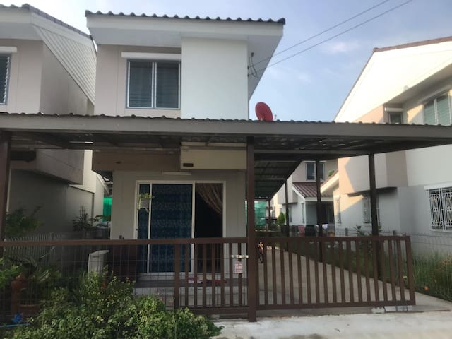 BK House Buriram 1BR 1Bath 3P (10 km from Arena)