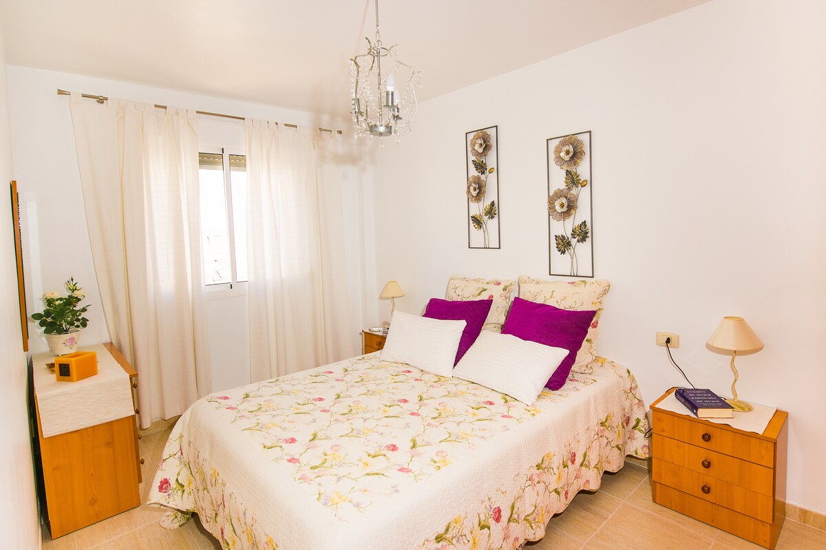 ห้องเตียงใหญ่เตียง 1.50 ซม.