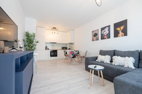 Trendy flat by the University