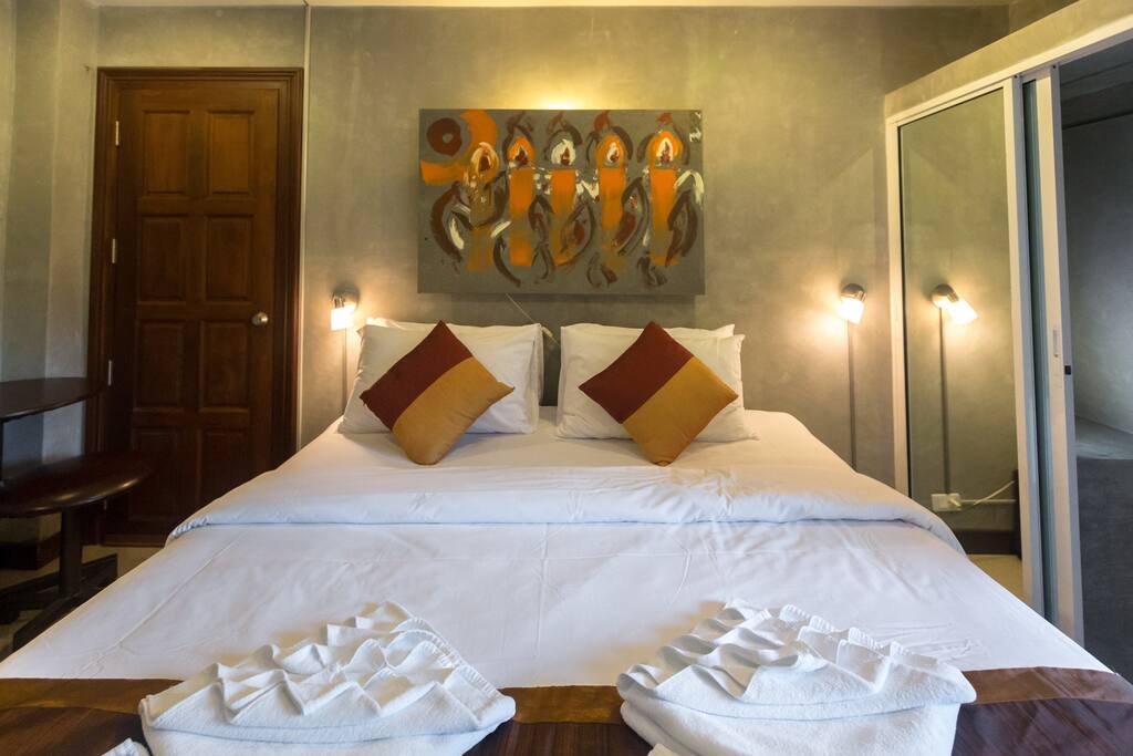 wardrobe+Romance mirror beside king bed