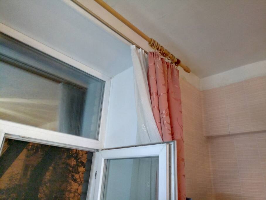 Шторы и москитная сетка.