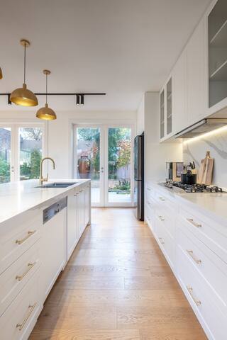 Luxury Modern 4BR/3.5B/Sauna/Gym/Courtyard/15m CBD gallery image 4