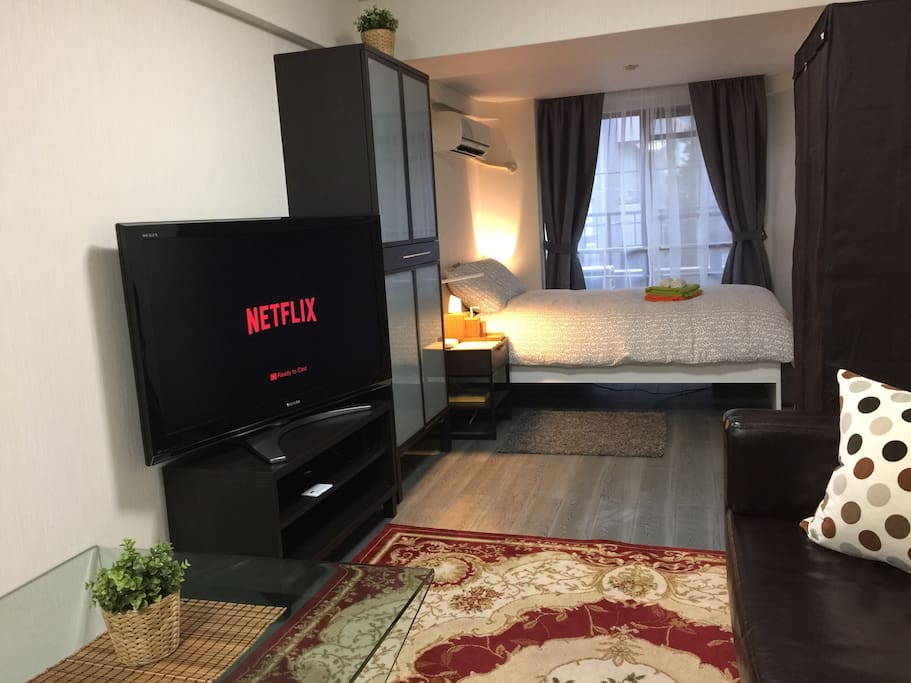 Netflix and Chill?
No problem with our huge TV with Google Chrome cast. Japanese TV is not connected.