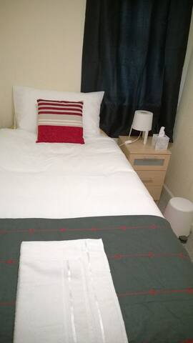 1 Single bedroom with shared bath room