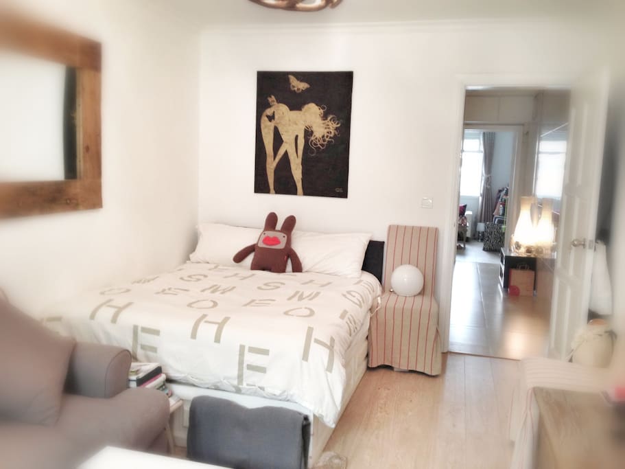 Bedroom - big soft bed, sofa, flat screen TV, free wifi