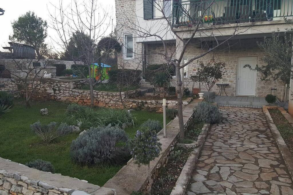 Apartman Magdalena, Zaton