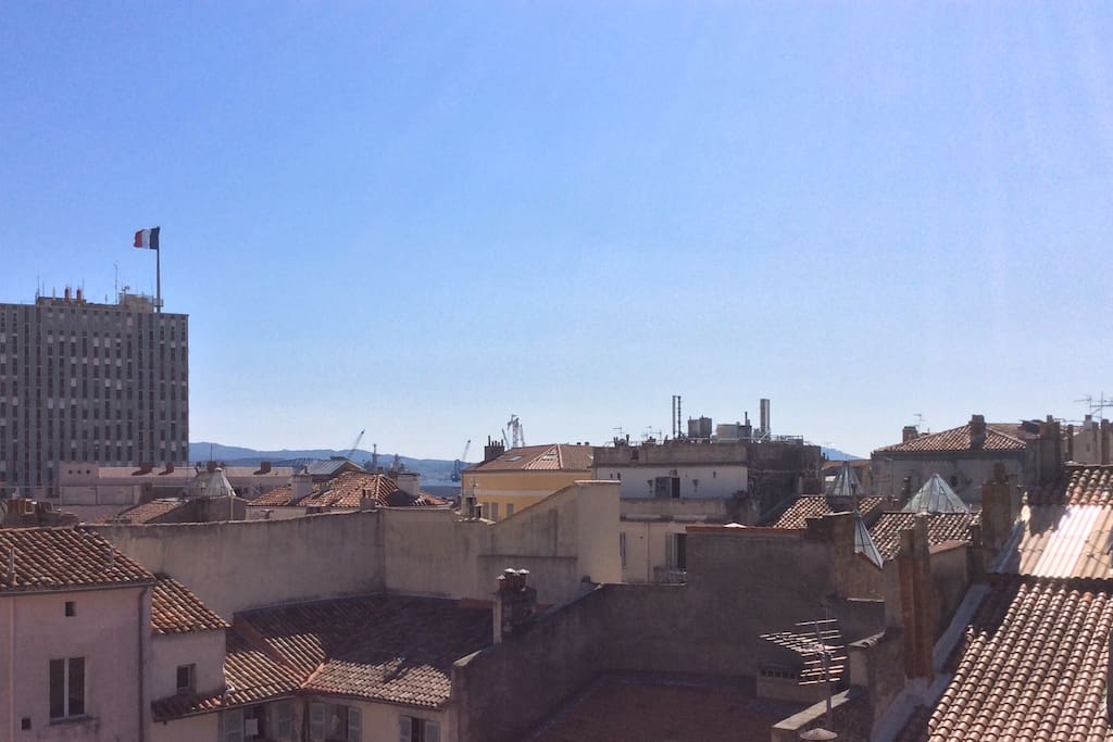 Vue à 180° sur les toits de la vielle ville