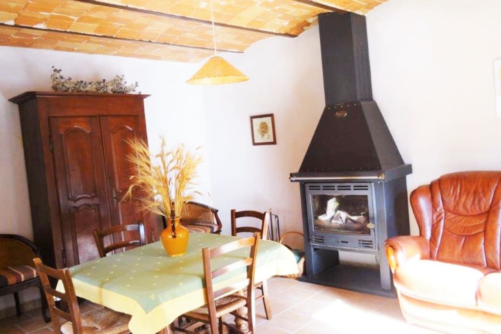 Lounge with fire place for your cosy winter nights