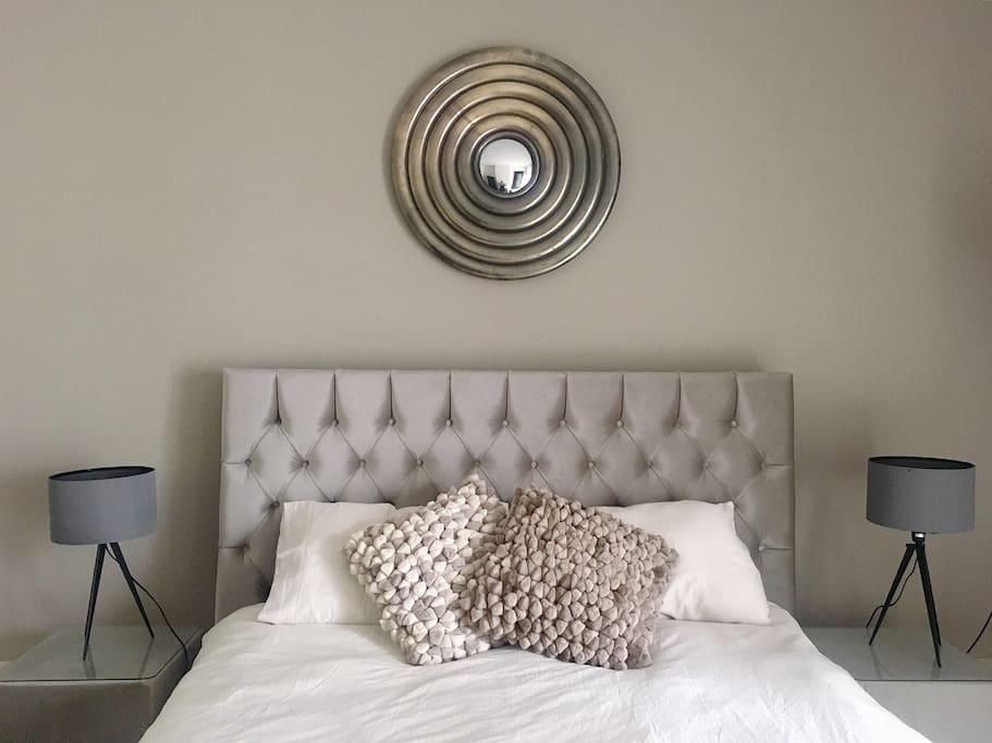 Bedroom with a luxurious double bed