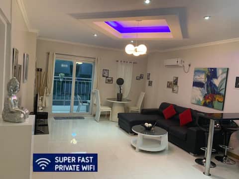 KandiTower, Netflix Private Wi-Fi(250MB)1 Bedroom