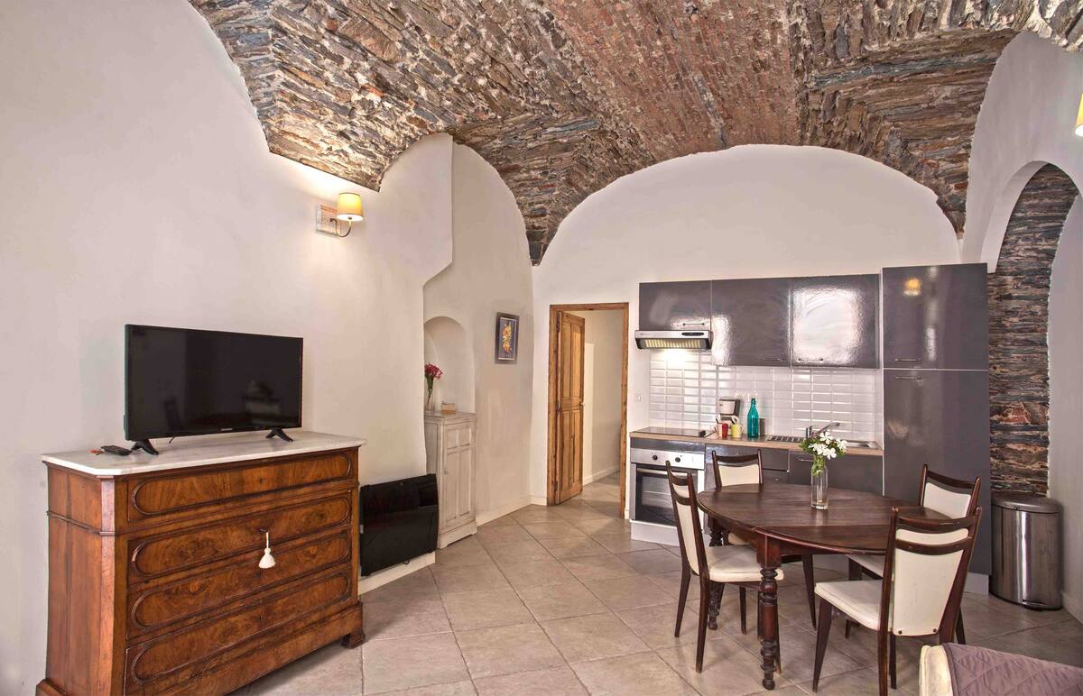salon - cuisine - citadelle - bastia