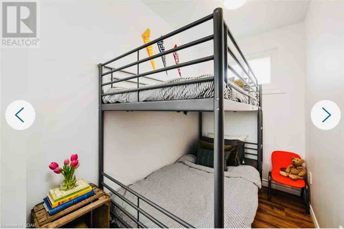 מיטות קומתיים (2 מיטות כפולות)