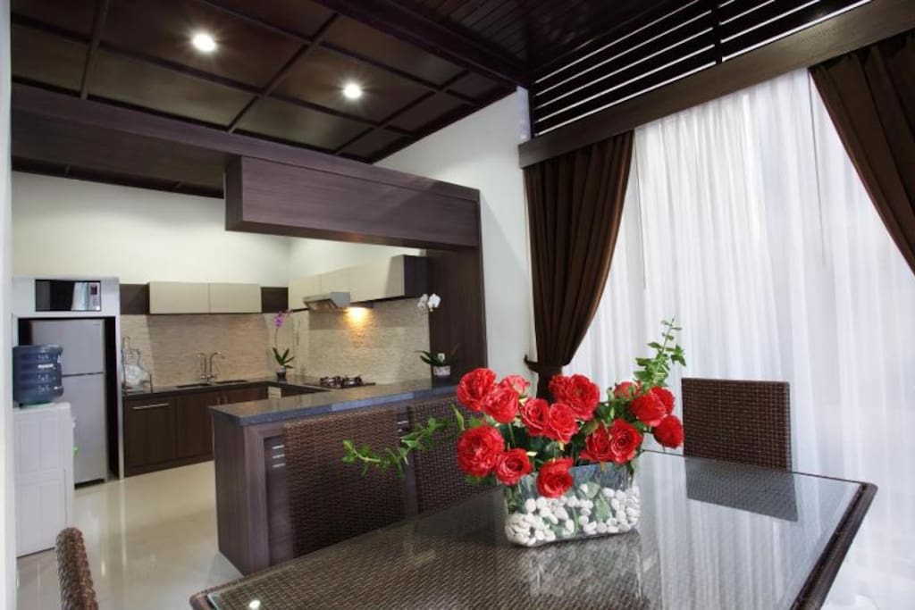 Dining & kitchen