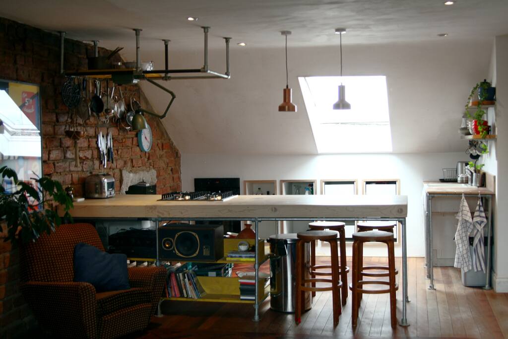 Open plan living room/ kitchen