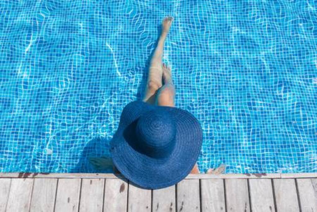La piscina si trova a dieci minuti a piedi dalla Villa