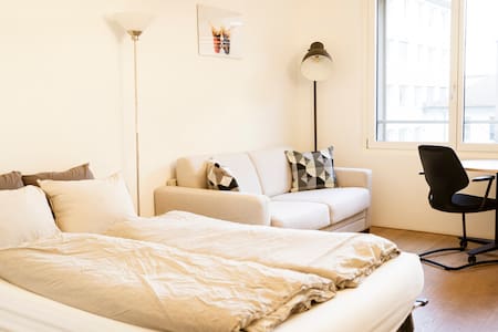 Modern room in central location w/ private BA