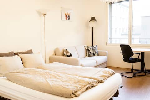 Modernes Zimmer 3 Min. vom Kunstmuseum. Privat Bad