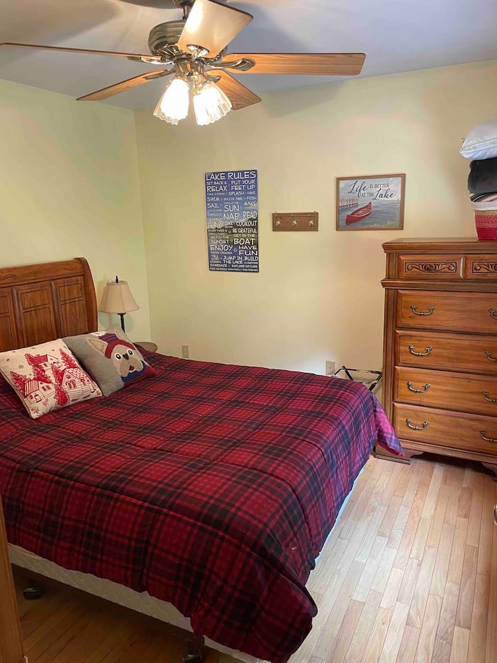 First floor queen bedroom