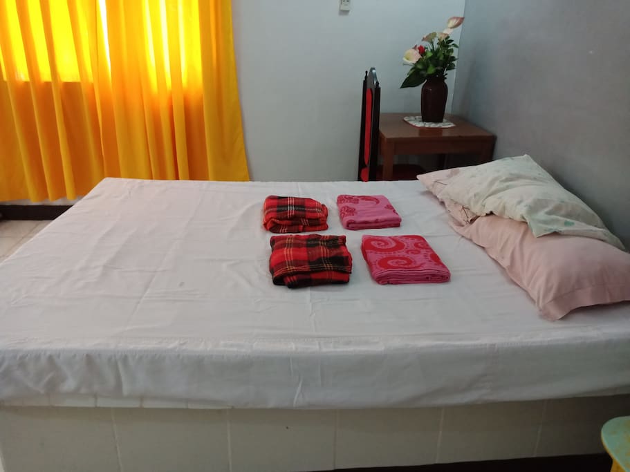 Queen Bed