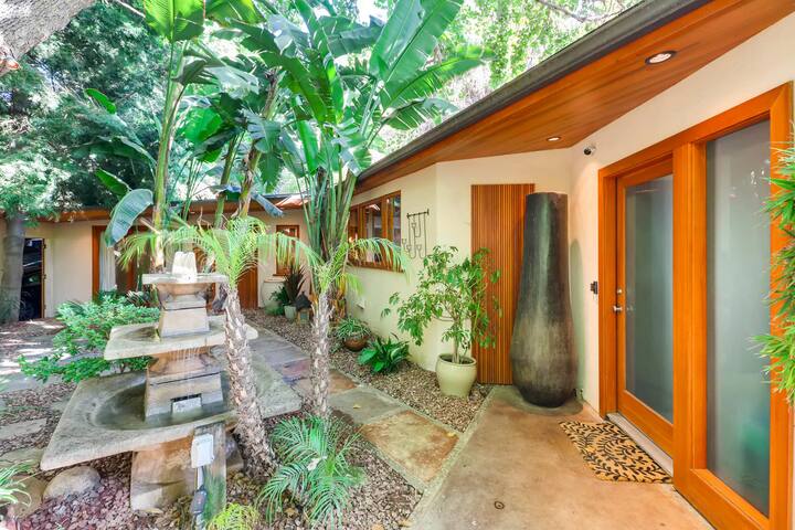 Modern Balinese Zen Spa Retreat in Hollywood Hills gallery image 2