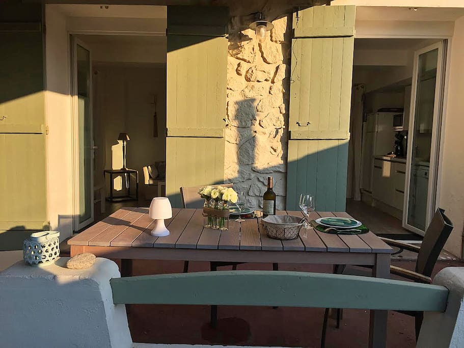 Terrasse ouvrant sur le séjour
