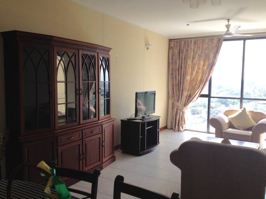 Lounge Room with views of the Colombo Skyline