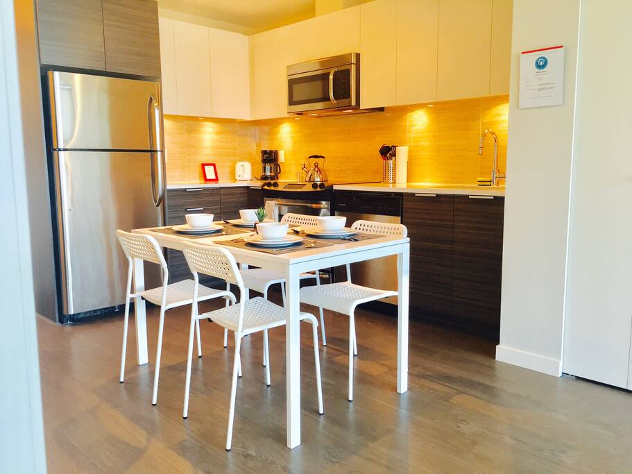 Fully equipped kitchen with a cute dinning area
