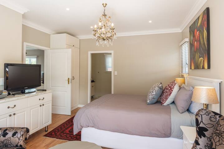 Flat Bishopscourt Claremont CT Anna’s Place gallery image 5