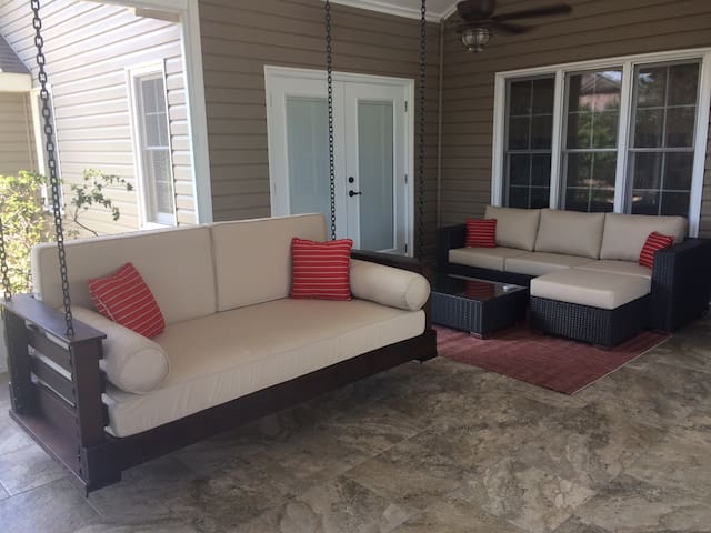 Warner Robins room with a view, close to base