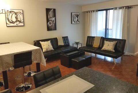 Center City Deluxe New 2 Bedroom + 2 Parking Spots