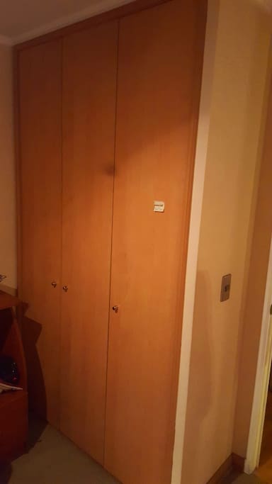 closet 3 puertas habitación privada