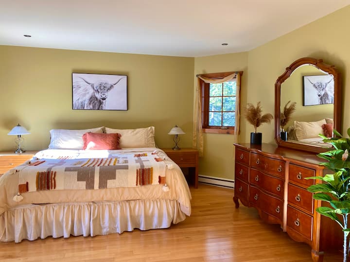 Chambre au rez-de-chaussée avec lit King Size