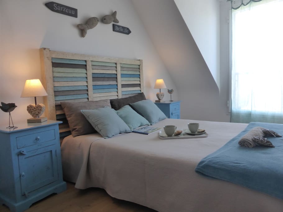 Un SOUFFLE de NATURE pour cette CHAMBRE exposée sur l'ETANG !