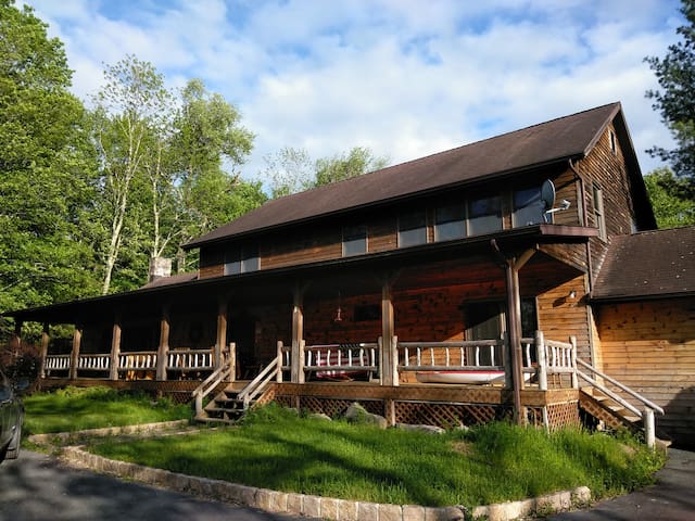 Hilltop Lodge & Campground