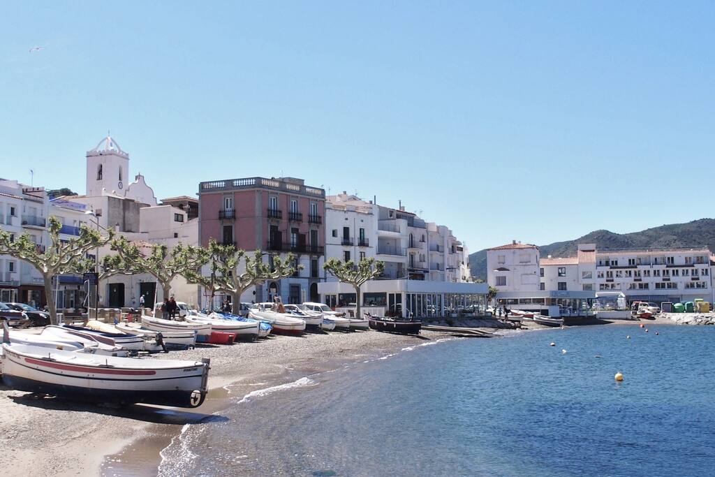 la maison est proche du village El Port de la Selva