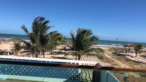Beach House “right on the sand” in Alagoas