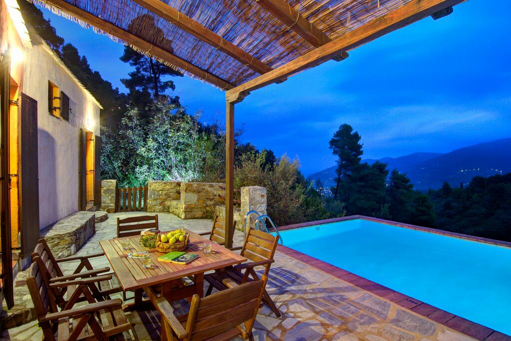 Villa Arktos: The front terrace
