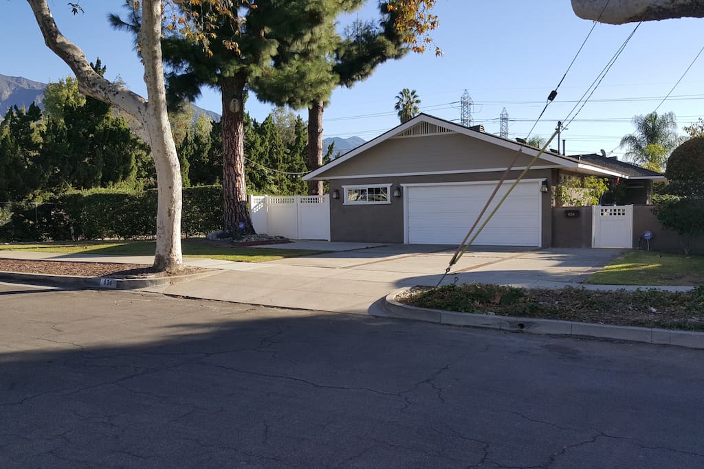 We are located next to three parks: Gwinn Park, Vina Vieja Park and Eaton Sunnyslope park.