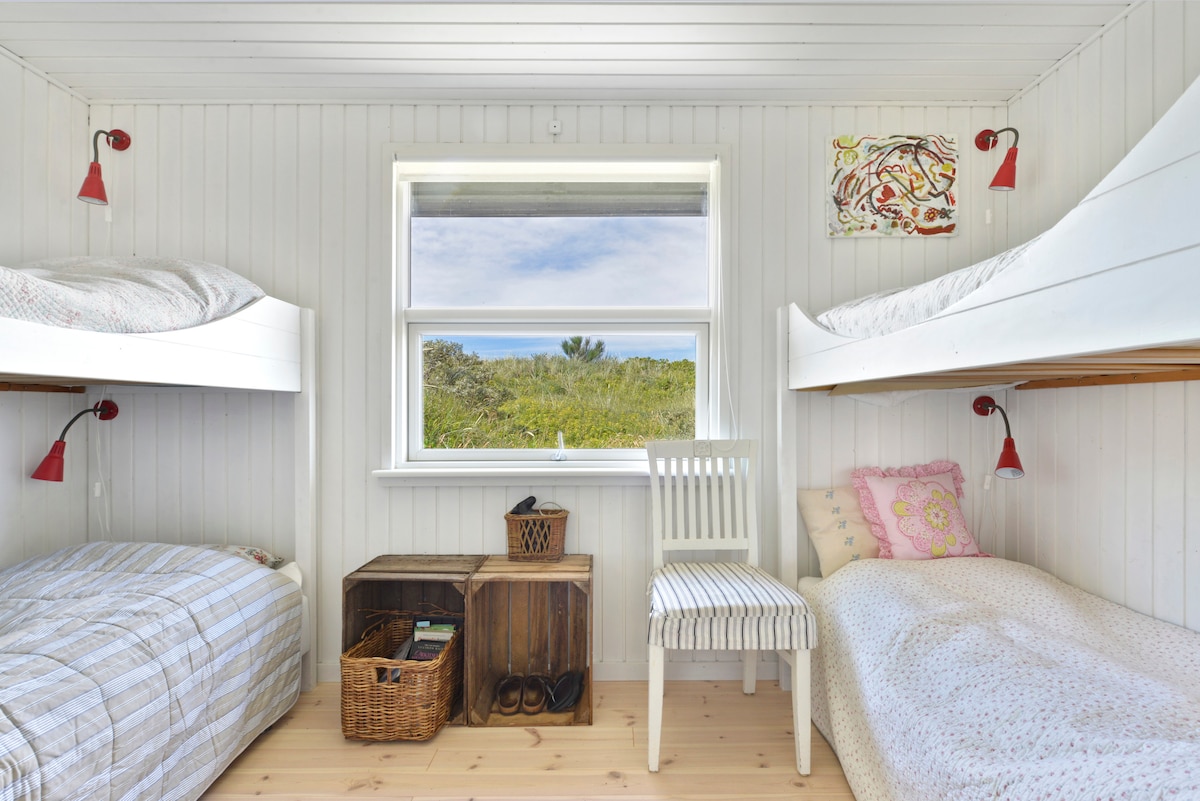 Vitanda viwili vya ghorofa vyenye maeneo manne ya kulala