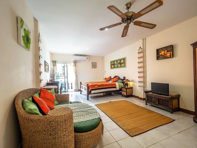 Cozy private room#4. Closed to Sunday mk, old city