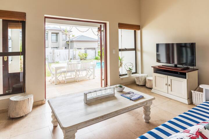 Beach Cottage Close to World-Famous Kitesurfing gallery image 5