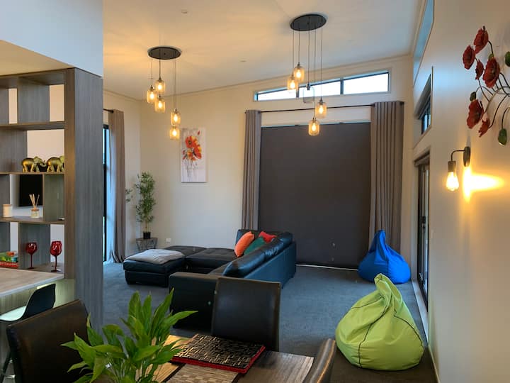 Executive Home Away From Home - Hāwera