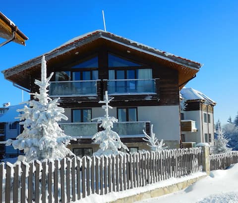 Luxury Ski Chalet, Sauna & Stunning Mountain Views