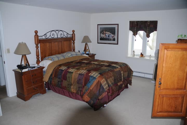 غرفة النوم الرئيسية