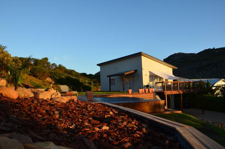Cape Rocks. The ideal Cape stay! gallery image 2