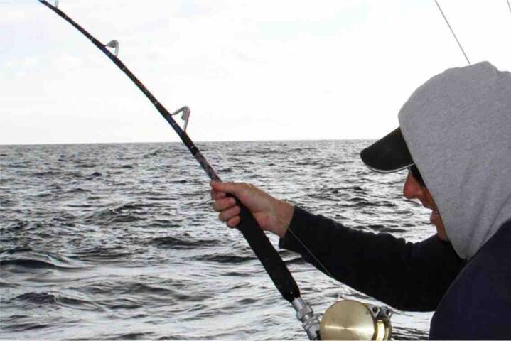 Magnifico yate en Barcelona con Boat tour incluido gallery image 5