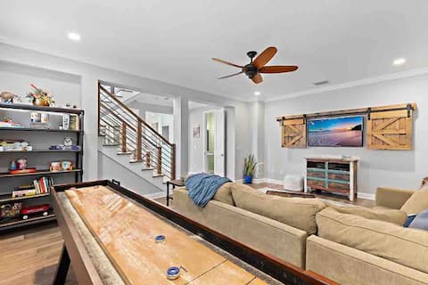 Top performing Airbnb: FIVE STAR Luxury ~ Walk to Everything | 3BR/3BA in Soho