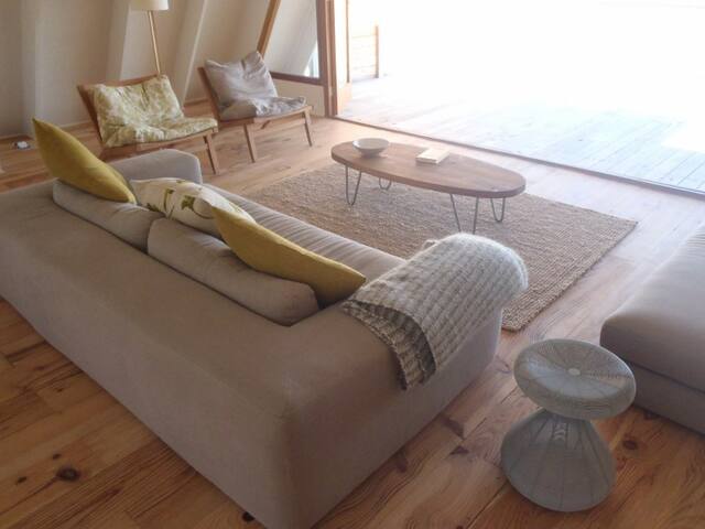 Relaxed house with stunning view gallery image 5